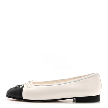 Chanel Lambskin Cap Toe CC Ballerina Flats White Black | Women's