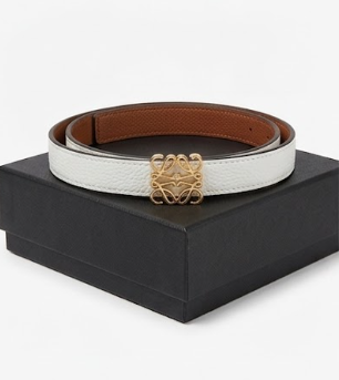 Loewe Anagram White