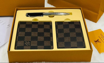 Louis Vuitton wallet gift set